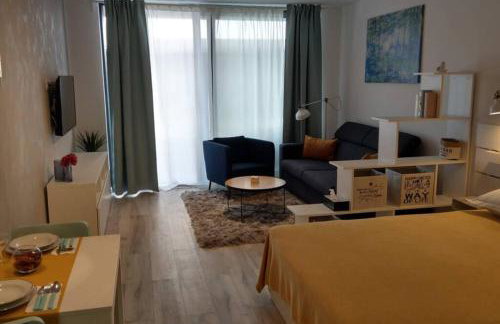 MARIA, Modern studio apartment with private parking - Photo 5