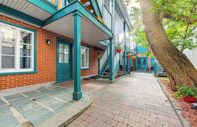 Beautiful Vieux Quebec 2 Bed Apt - Photo 20