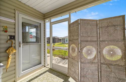 Cozy 2BR in The Villages With BBQ and 4 Seaters Golfcart King Bed - Foto 43