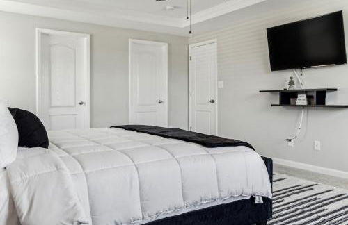 Family-Friendly 4BR Home with BBQ & Free Parking - Foto 30