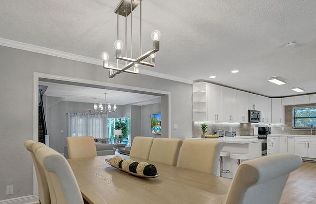 Modern Chic 7-BR with Pool & Gameroom - Foto 48