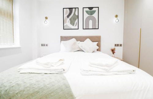 The Abbey Apartment - 1BR Apt with Dedicated Workspace, Fast Wifi & Stylish Kitchen Island & Free Secure Underground Parking - Foto 28