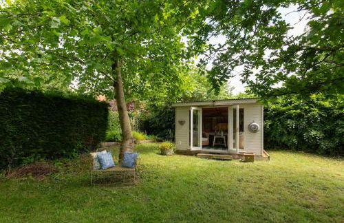 The Artist's Studio at Meadow Cottage - Photo 15