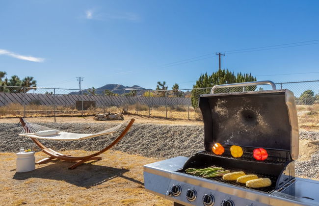 Mojave Moon by Avantstay Modern & Bright JT Home in Great Location w/ Pool & Hot Tub - Foto 42