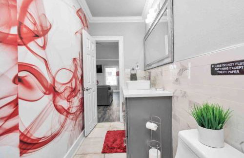 Prolific Red Luxe: Private Deck + Stylish Living - Photo 23