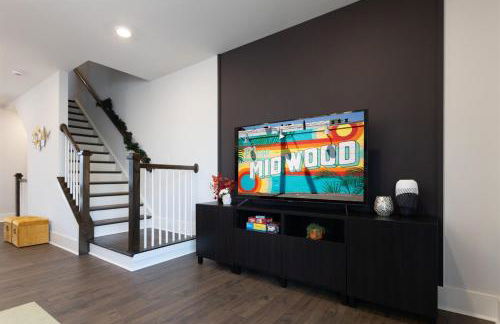 Birdsong Bungalow - Hot Tub, Game Room, Fire Pit - Foto 10