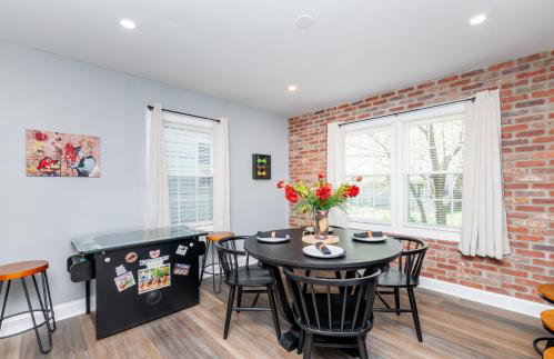 The Lucky Horseshoe 4BR Derby Side Retreat - Foto 16