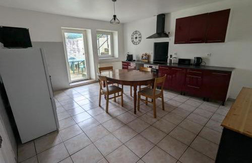 Appartement spacieux 2 chambres 100m2 centre petite ville - Photo 7