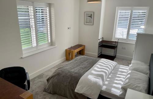 2 Bed 2 Bathroom Gated Apartment 1 Inc free Parking - Foto 8