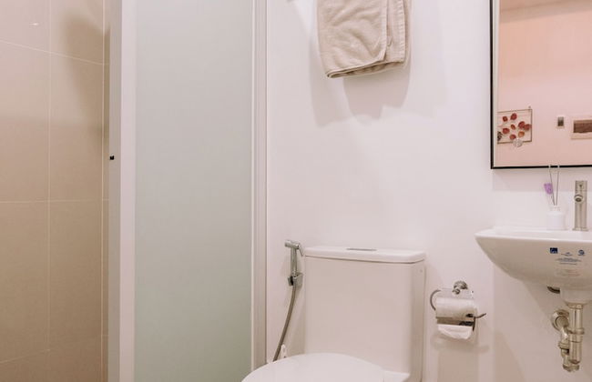 Stylish 1BR City Apartment - Photo 11