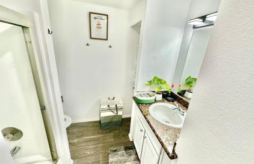 Stylish & Cozy Townhome Getaway in Lynnwood! - Foto 9