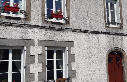 Number 22 - Le Dorat - Apartment 3 with garden & free parking - Foto 1