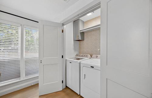 Walk to stadium! Cozy 2BR home - historic district - Photo 16