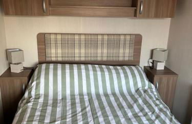 3 BEDROOMED CARAVAN WITH AMAZING SEA VIEWS! - Foto 7