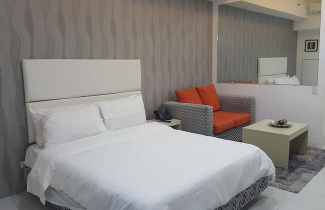 Twin Oaks Place Units - Photo 4