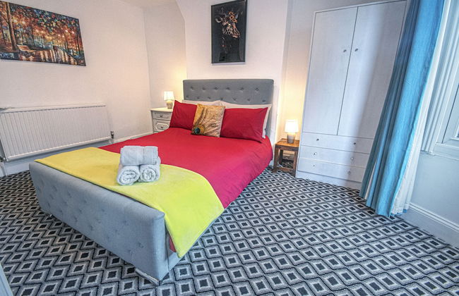 Stylish Super Central Modern Townhouse Retreat - Photo 2