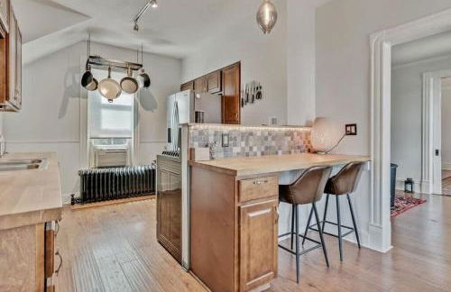 City Oasis Awaits Cozy DT Home With Hot Tub Vikings - Foto 10