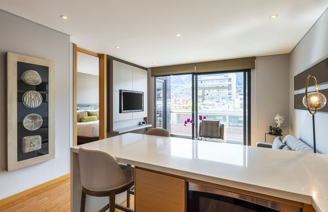 93 Luxury Suites & Residences - Photo 21