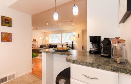 Spacious Retreat 3 Miles to Airport 12 to Seattle - Foto 26