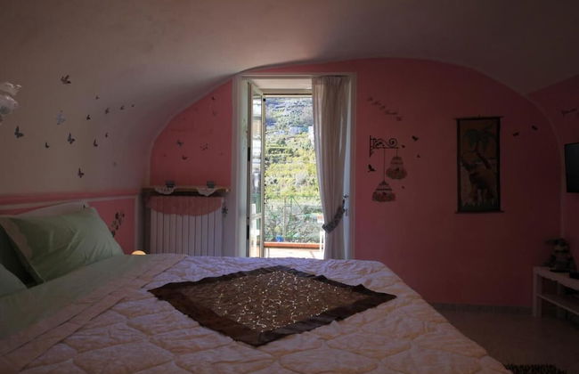 Dolls House Holiday Home - Photo 2