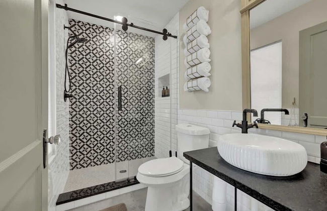 Historic Gem Near Schlitterbahn - Foto 17