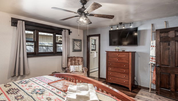 Rustic Pines Retreat - Foto 4, Habitación