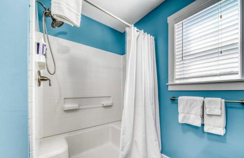 Spacious Dog-Friendly Getaway with Year-Round Pool & Hot Tub - Foto 32