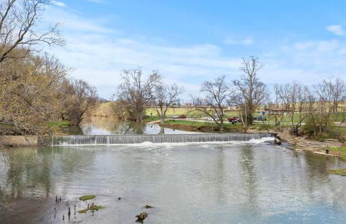 Creekside Stay | Peaceful Cottage | Elkhorn - Foto 39