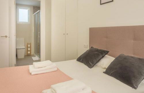 Modern Penthouse with Private Terrace - Photo 19