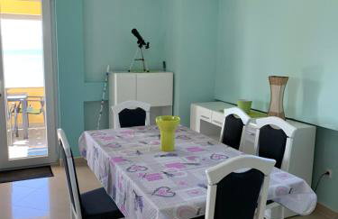 Beachfront Apartment Live - Photo 12