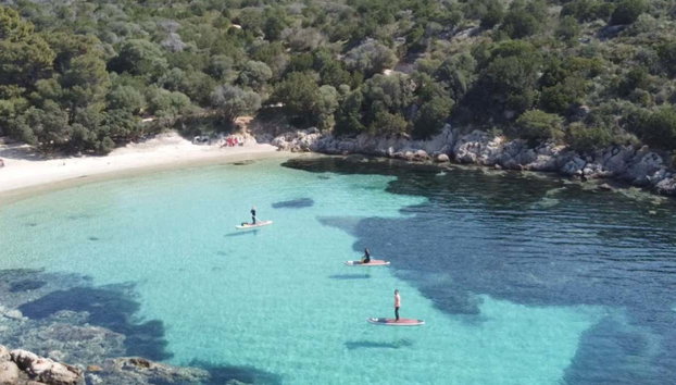 Paddle surf en Olbia - Foto 2, Aguas cristalinas de una cala
