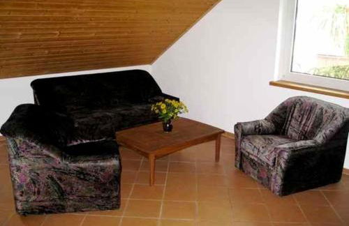 Ferienwohnung im DG, Parkplatz vorm Haus, WLAN - Photo 11