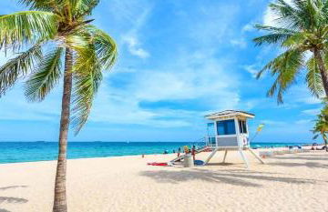 Waterfront Oasis Escape with 7 Seats Hot Tub! - Foto 53