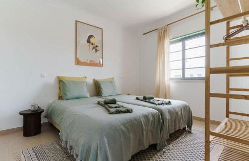 Green Breeze Escape by Lisbeyond - Photo 43