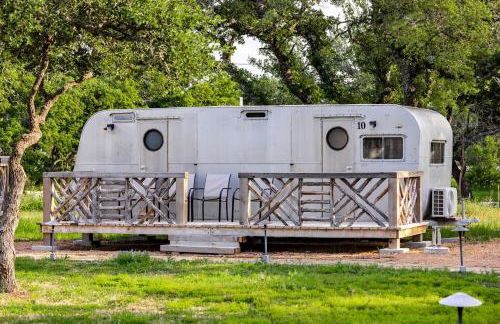 Vintage Camper Amazingly Equipped Great for a Unique Getaway in Texas - Foto 1