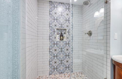 Galveston Group Getaway with Private Yard and Fire Pit - Foto 32