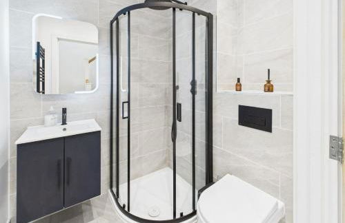 Elegant 3-Bed Near Station, Pantiles & Calverley - Foto 14