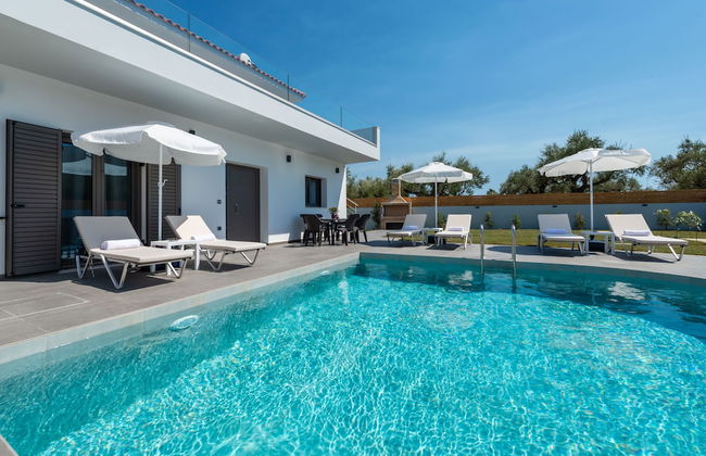 Agalliu Villa - Photo 9