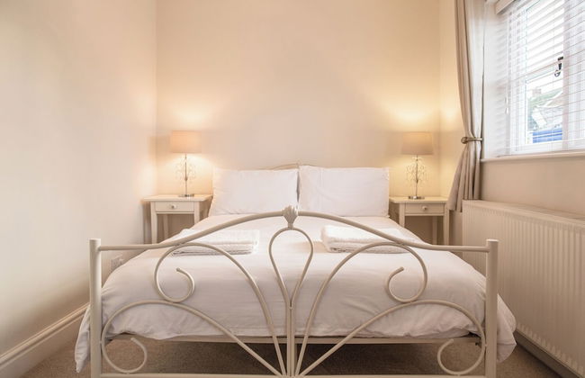 Charming 2 BD House in Tewkesbury Centre - Photo 1