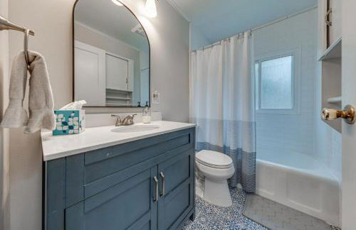 Beautiful 3BR Home Near Lake MI - Photo 13