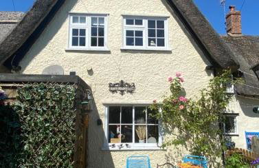Cosy 18th Century Thatched Country Cottage - 3 bed - Foto 76