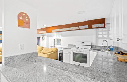 8BR 3BA Classic by Tropicana, Boardwalk, Beach - Foto 27