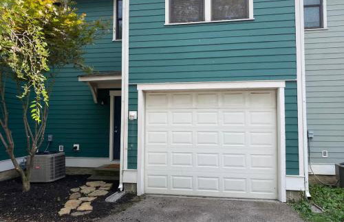 6BR Downtown Side-by-Side Townhomes 2 Garages - Foto 18