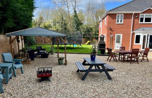 Stratford-upon-Avon 4BR Family Mansion on 1 acre with Pool, Gym & BBQ! - Foto 12