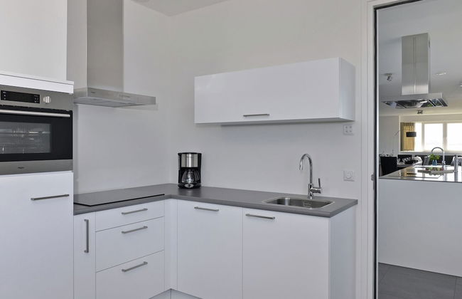 Exclusive Apartment on the Ground Floor Directly Located on the Water - Foto 11