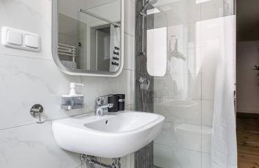 Apartments Berlin Aroser Allee - Foto 25