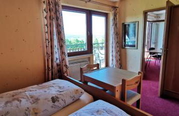 Apartment mit Balkon - Foto 1