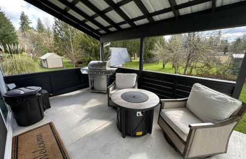 Romantic Cozy Cabin Walk to lake Hot tub Bikes Kayaks Grill - Foto 6