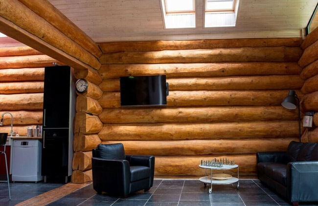 Spacious Holiday Home With Internet - Photo 12