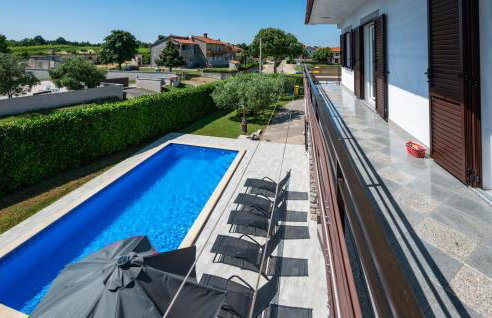 Six-Bedroom Holiday Home In Barban - Foto 7